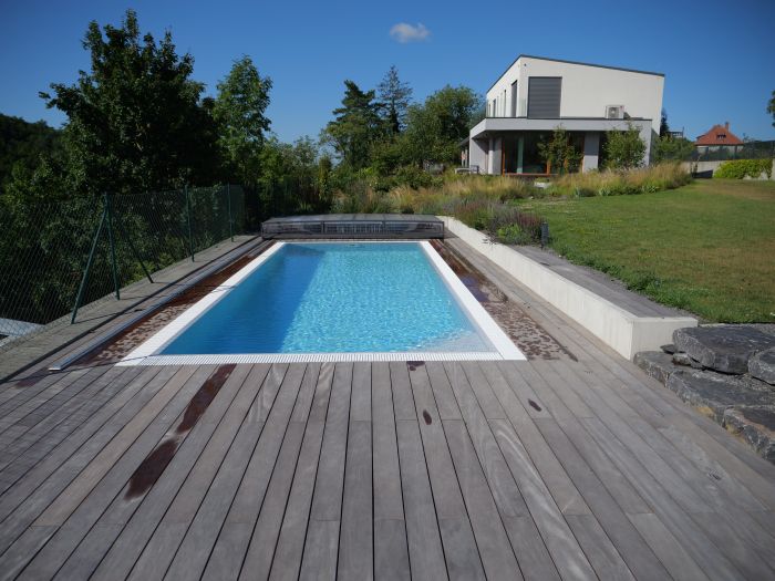Bazén s&nbsp;přelivem Řícmanice
